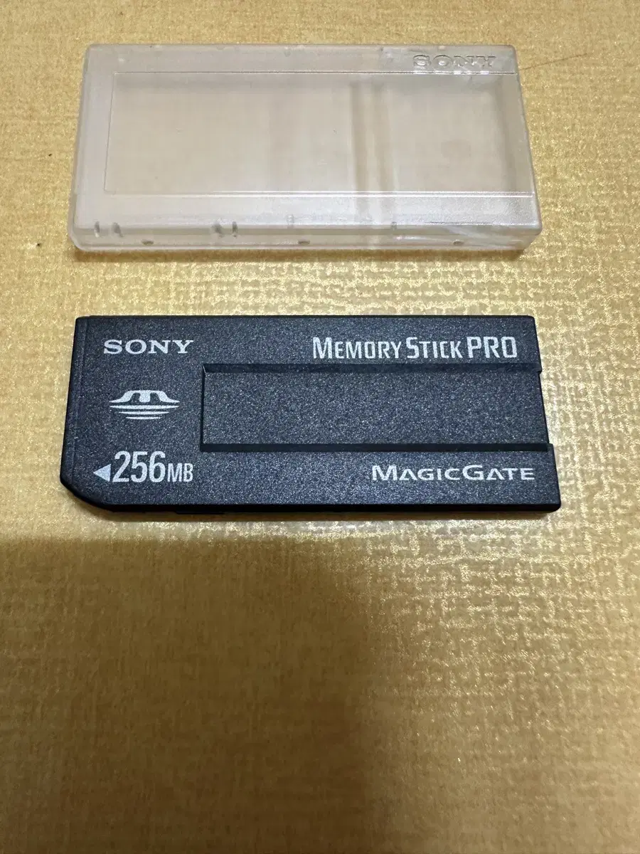 소니 메모리 스틱 프로 256MB 판매합니다.